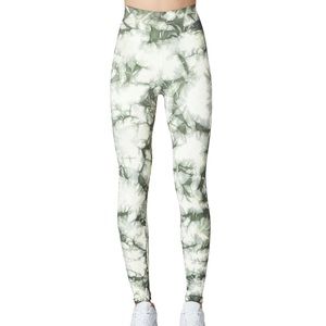 One by One Leggings CD